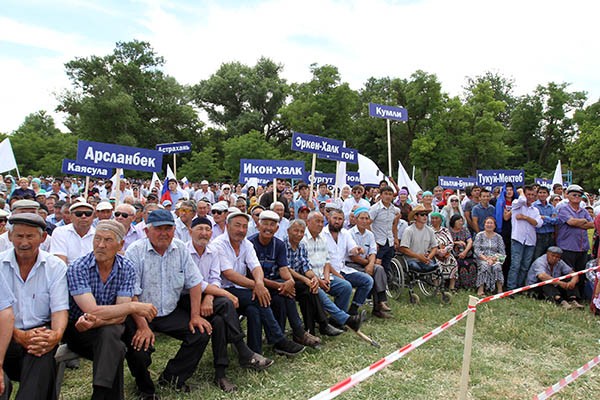 ...и население Ногайского района поддержало его