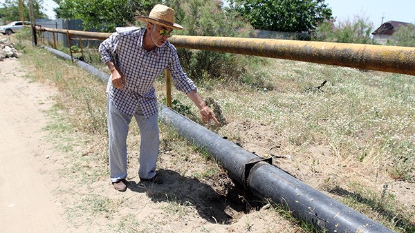 Вот как заваривают трубы, чтобы закрыть воду